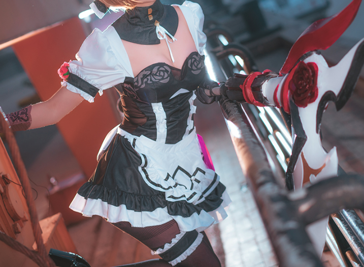 71925-Rita-Rossweisse-Cosplay-from-Guns-Girl-School-DayZ-1.jpg
